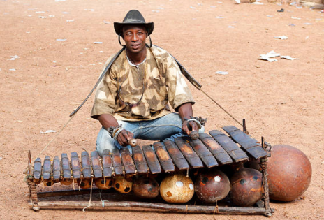 Balafon avec calebasses